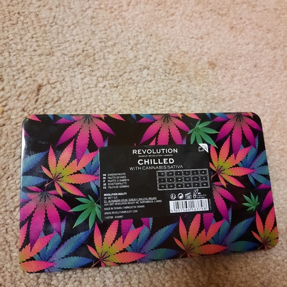 Revolution Chilled Eyeshadow Palette - Picture 3 of 4